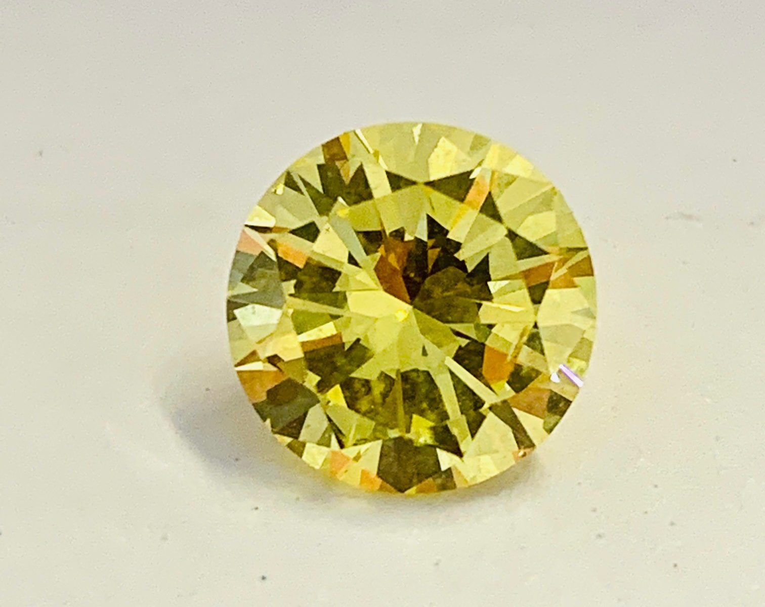 Chameleon-Type Diamond