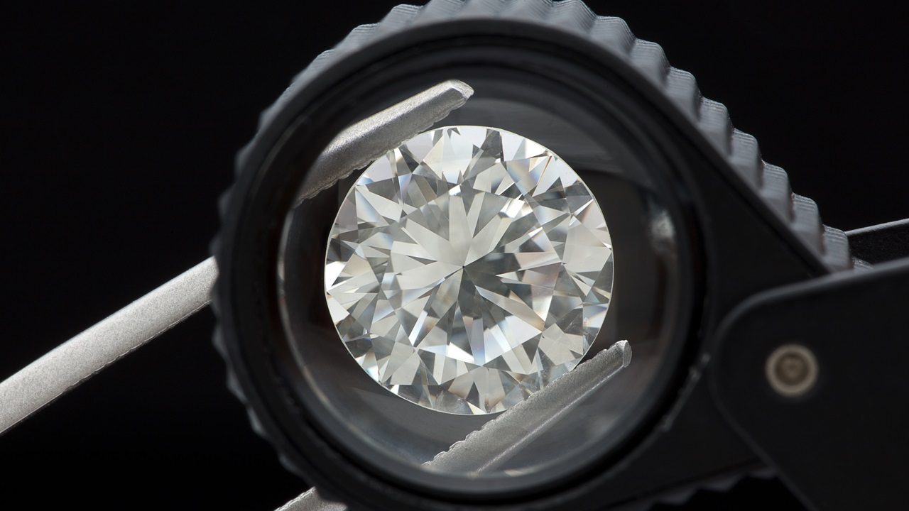 How Flawed Diamonds Got Their Mojo Back – The Diamond Certification ...